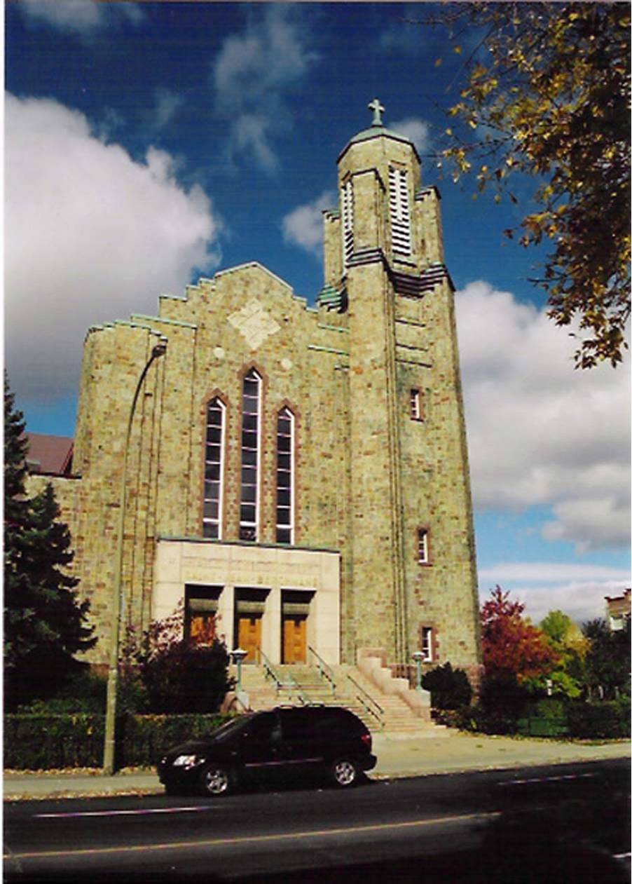 Cliquez pour voir &eacute;glise en construction